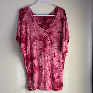 Women's Tie-Dye V-Neck Top Red and White